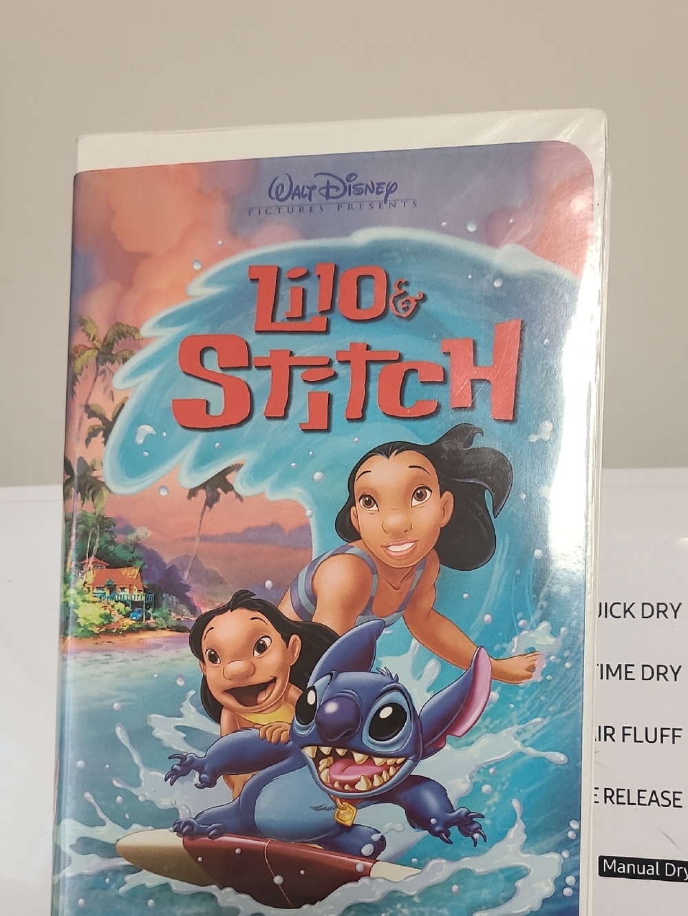 Walt Disney Lilo & Stitch Colorful Surf Art Cover - Blue, Red, Pink